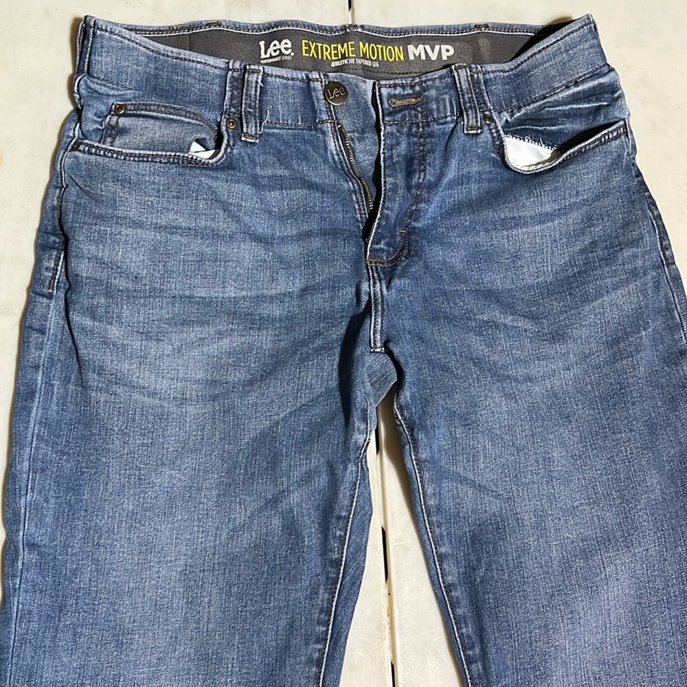 34x30 men’s Lee extreme motion jeans tapered